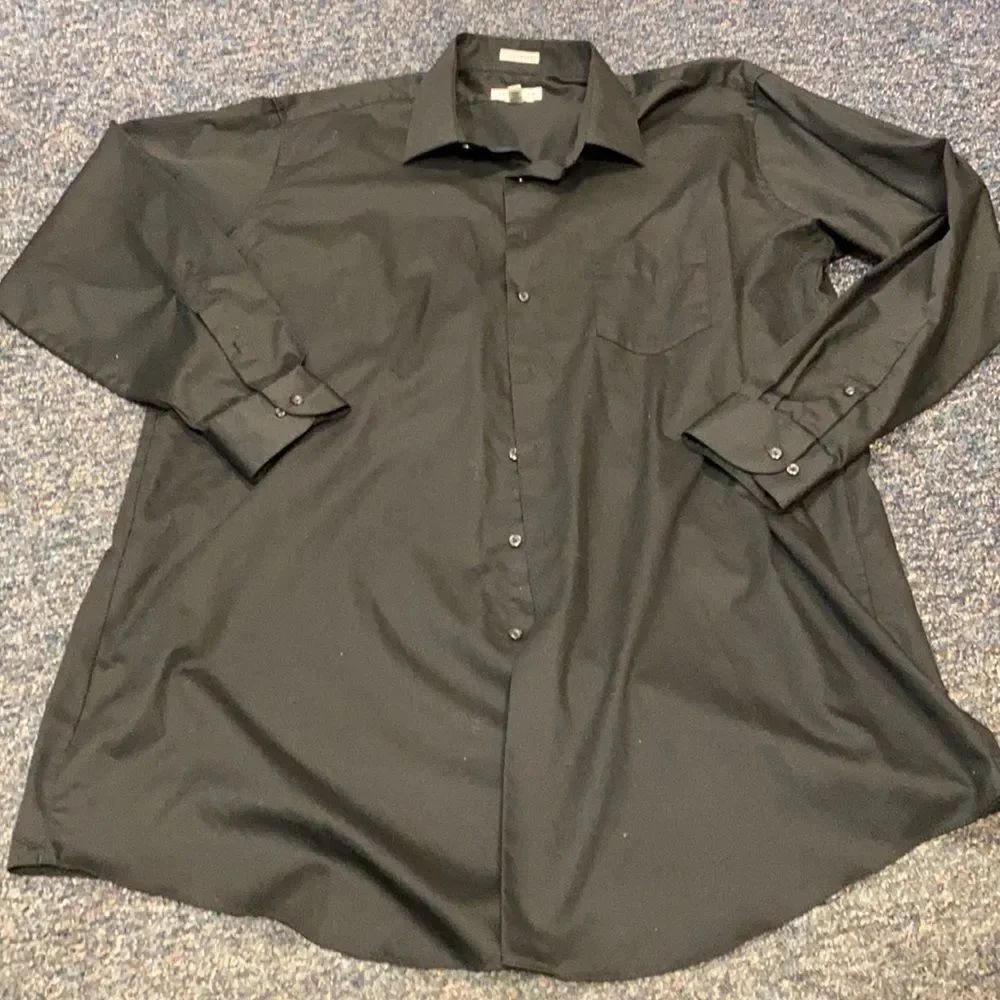 VanHeusen lux sateen black button down shirt 18.5